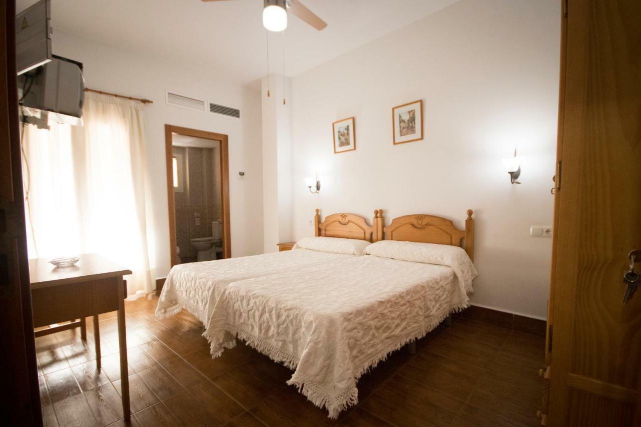 Hotel Las Flores Tolox Dış mekan fotoğraf